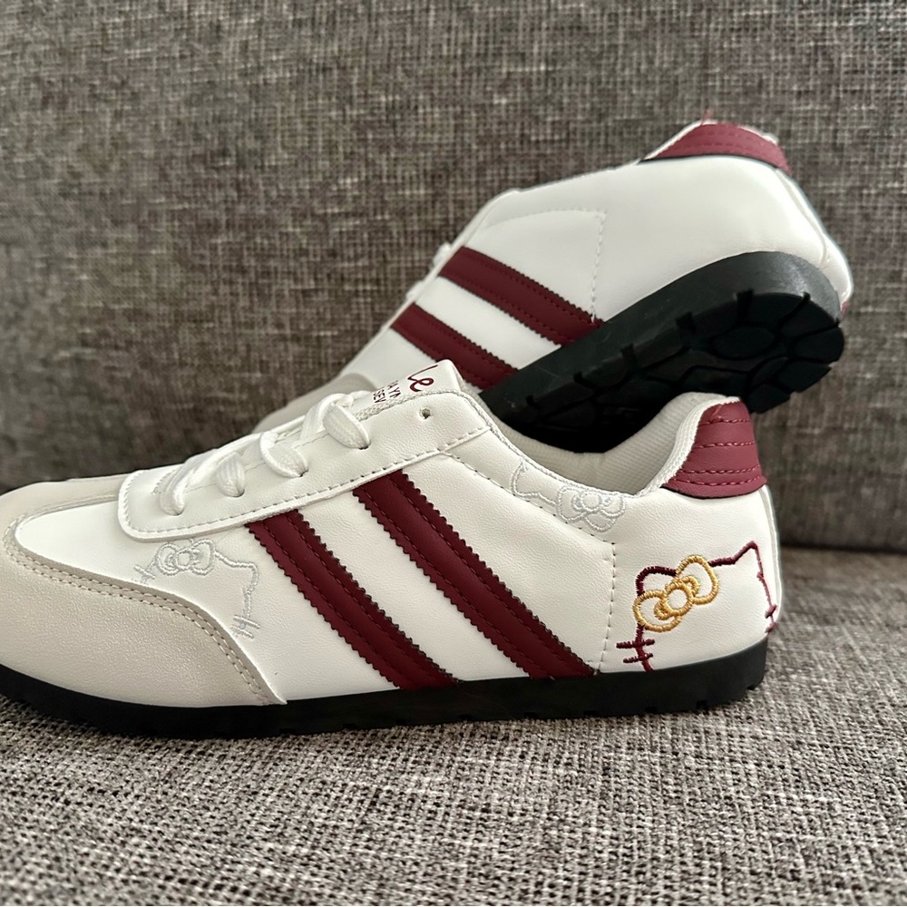 Fashion Hello Kitty White and Red Athletic Shoes Retro Low-Top
